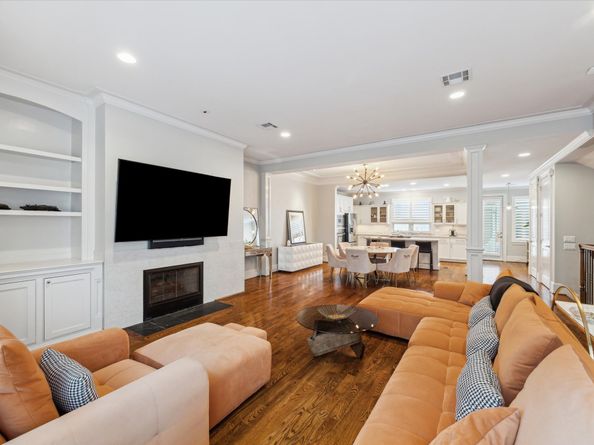 4915 Chenevert Street, Houston TX 77004