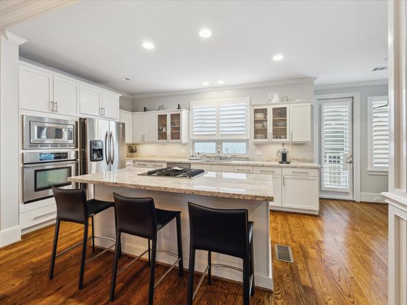 4915 Chenevert Street, Houston TX 77004