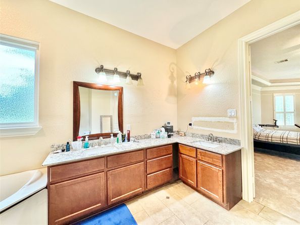 5318 Handbrook Drive, Houston TX 77069