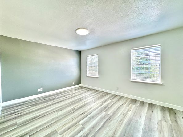 11127 Village Bend Lane, Houston TX 77072