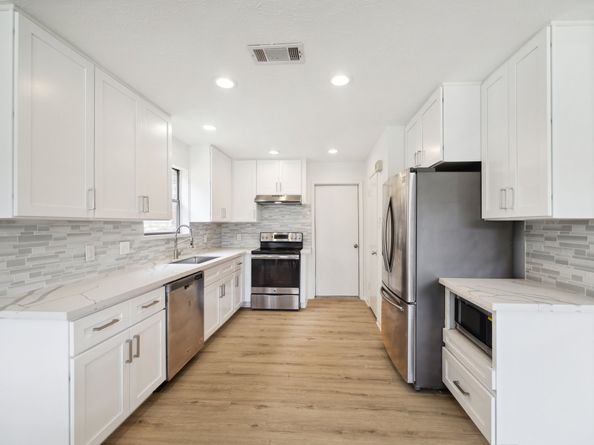 2734 Mesquite Drive, Sugar Land TX 77479
