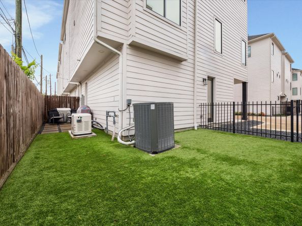 824 Wakefield Drive A, Houston TX 77018