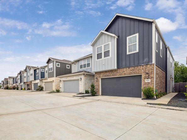 9820 Rugged Oaks Drive, Houston TX 77080