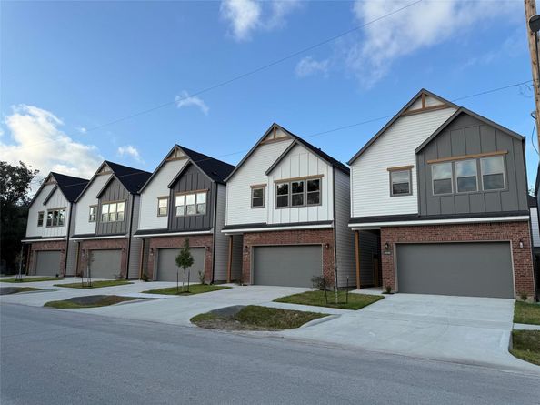 8428 Vogue Lane, Houston TX 77055