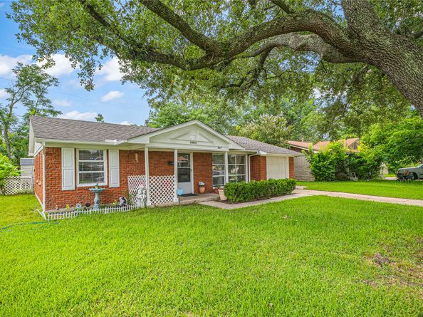 10434 Hinds Street, Houston TX 77034
