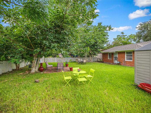 10434 Hinds Street, Houston TX 77034