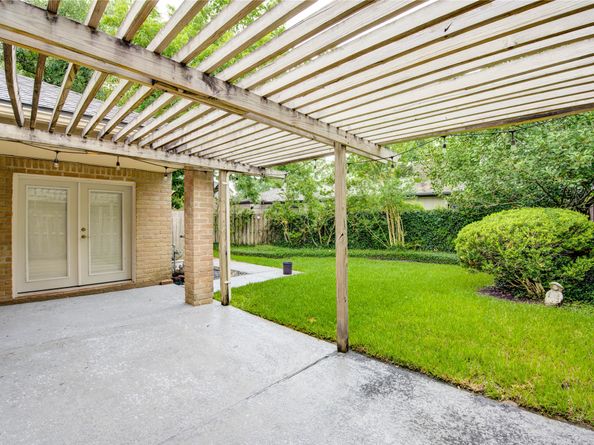 310 E Fair Harbor Lane, Houston TX 77079