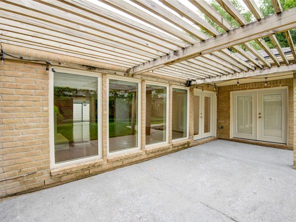 310 E Fair Harbor Lane, Houston TX 77079