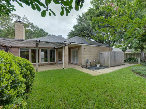 310 E Fair Harbor Lane, Houston TX 77079