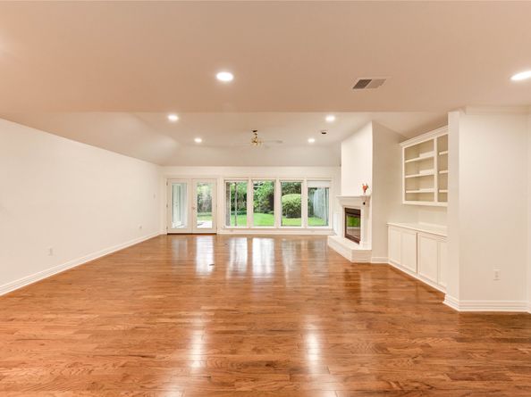310 E Fair Harbor Lane, Houston TX 77079