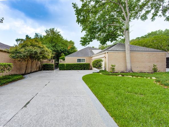 310 E Fair Harbor Lane, Houston TX 77079