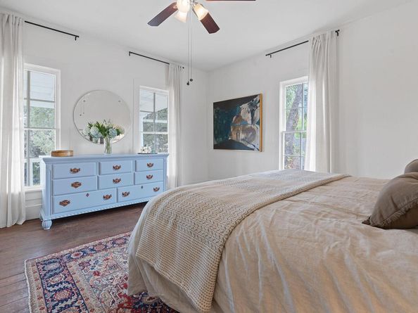 810 E 13th ST, Austin TX 78702