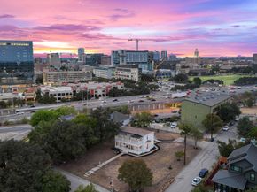 810 E 13th ST, Austin TX 78702
