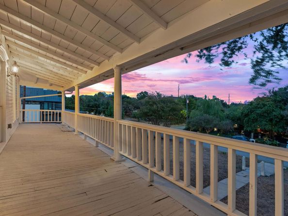 810 E 13th ST, Austin TX 78702