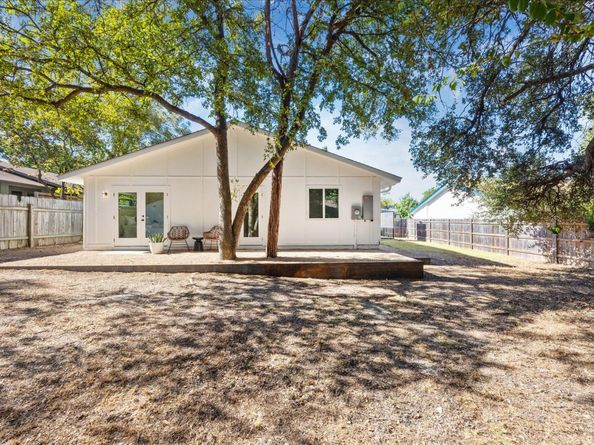 2512 Burly Oak DR, Austin TX 78745