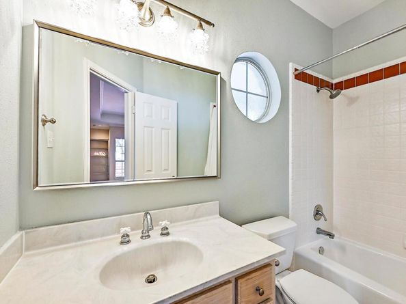 106 Los Altos DR, Lakeway TX 78734