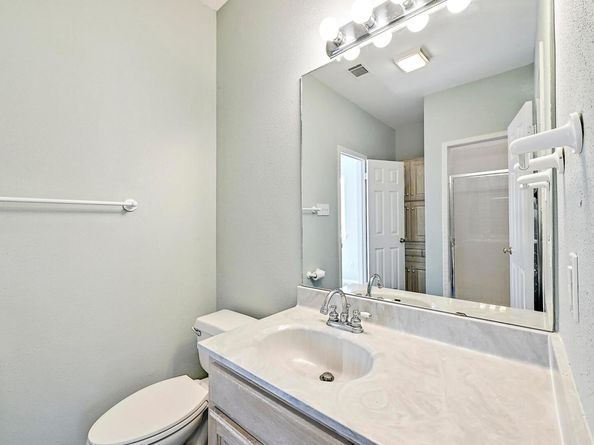 106 Los Altos DR, Lakeway TX 78734