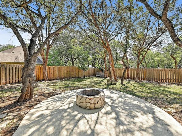 106 Los Altos DR, Lakeway TX 78734