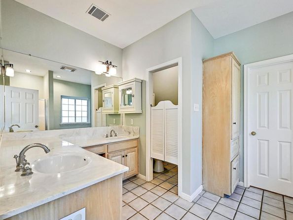 106 Los Altos DR, Lakeway TX 78734