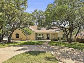 106 Los Altos DR, Lakeway TX 78734