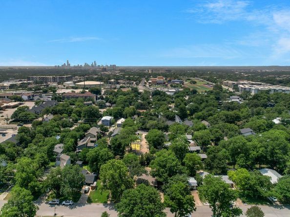 1009 Alegria RD, Austin TX 78757