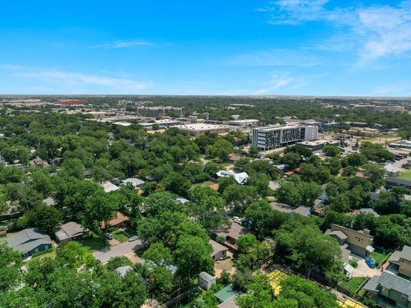 1009 Alegria RD, Austin TX 78757