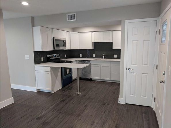 935 La Posada DR 126, Austin TX 78752