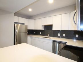 935 La Posada DR 126, Austin TX 78752