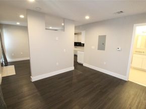 935 La Posada DR 126, Austin TX 78752