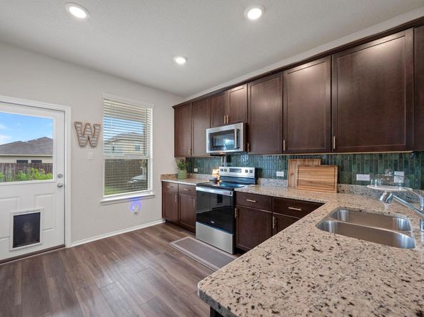 27 Pacific Loon ST, Leander TX 78641