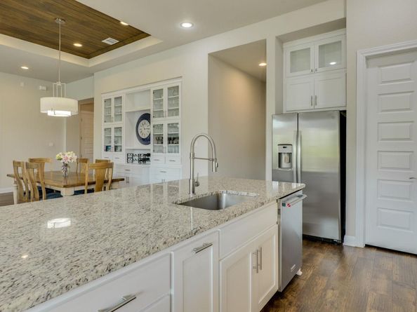 207 Vista Village CV, Lakeway TX 78738