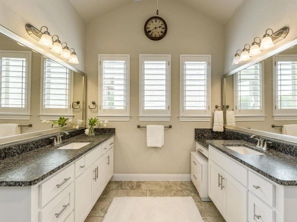 207 Vista Village CV, Lakeway TX 78738