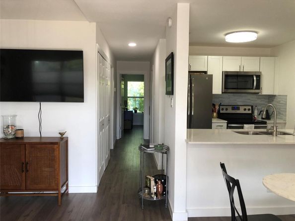 6409 Burns ST 306, Austin TX 78752