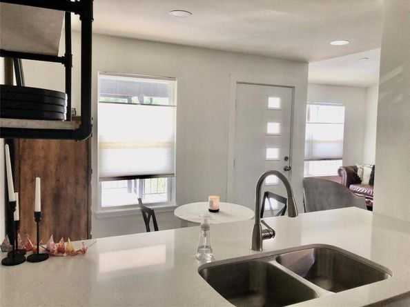 6409 Burns ST 306, Austin TX 78752