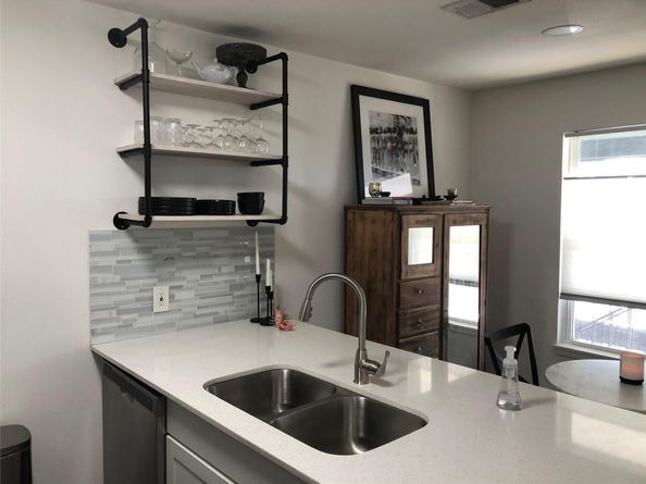 6409 Burns ST 306, Austin TX 78752