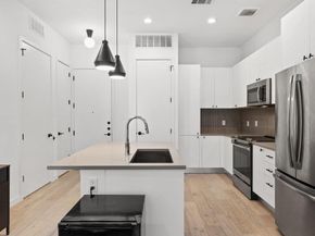 800 Embassy DR 413, Austin TX 78702