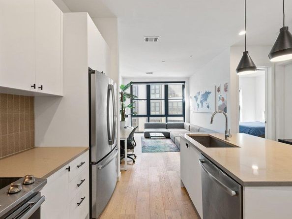 800 Embassy DR 413, Austin TX 78702