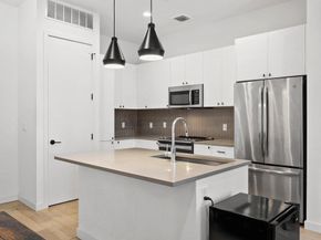 800 Embassy DR 413, Austin TX 78702