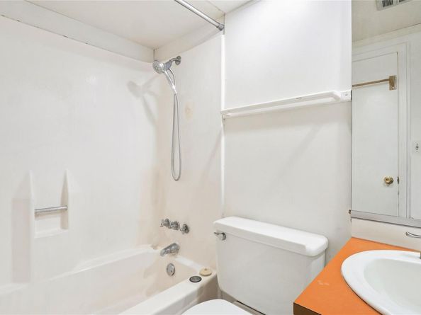 5802 Circulo DR 1A, Lago Vista TX 78645