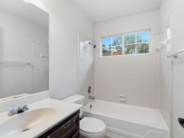 3925 Newland DR, Round Rock TX 78681