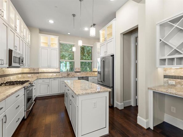 5469 Larkin ST, Houston TX 77007