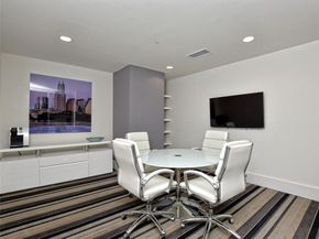 1900 Barton Springs RD 5009, Austin TX 78704