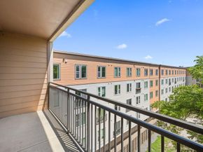 1900 Barton Springs RD 5009, Austin TX 78704