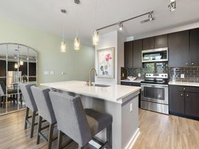 1900 Barton Springs RD 5009, Austin TX 78704