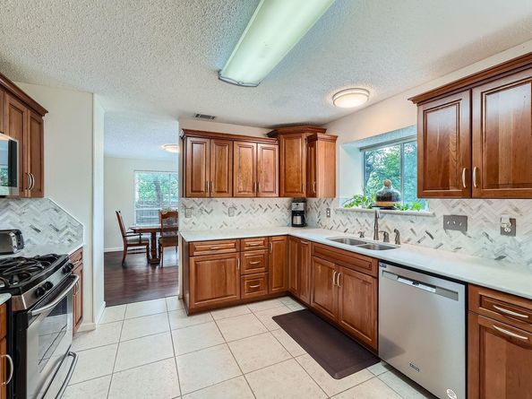 12711 Possum Hollow DR, Austin TX 78729