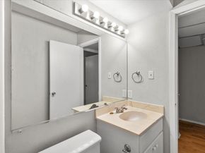 910 Duncan LN 57, Austin TX 78705