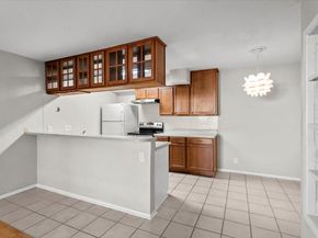 910 Duncan LN 57, Austin TX 78705