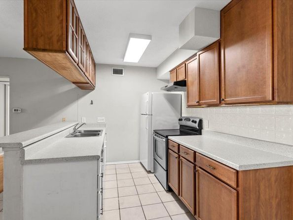 910 Duncan LN 57, Austin TX 78705