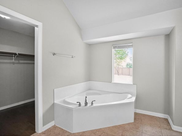 1619 Shady Hillside PASS, Round Rock TX 78665