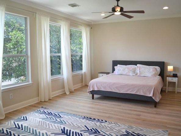 612 Twelve Oaks LN, Austin TX 78704